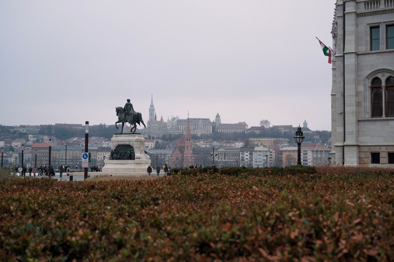 9d2be9228fa341b79802c30f8a18d5a9